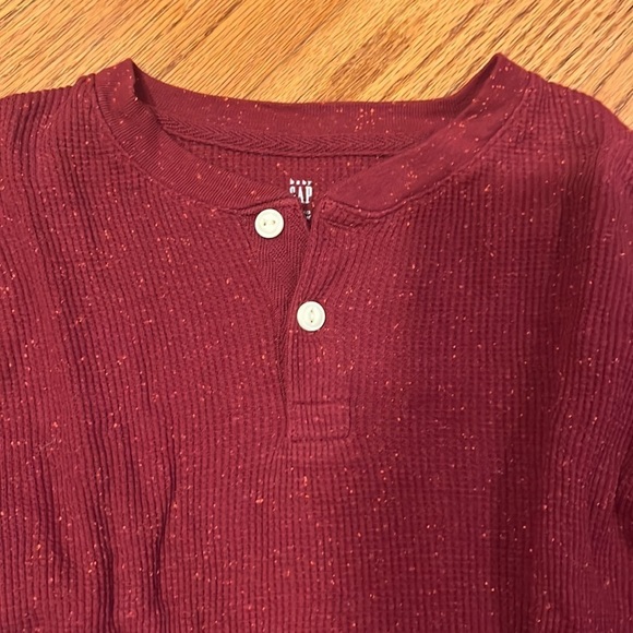 GAP Boy’s Maroon Button Long Sleeve Size 5 - Picture 2 of 5